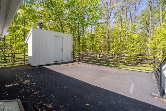 Building Photo - 3812 Ellendale Rd