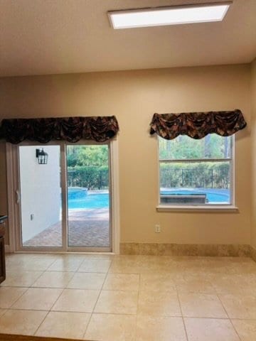 Building Photo - 2574 Whispering Pines Dr