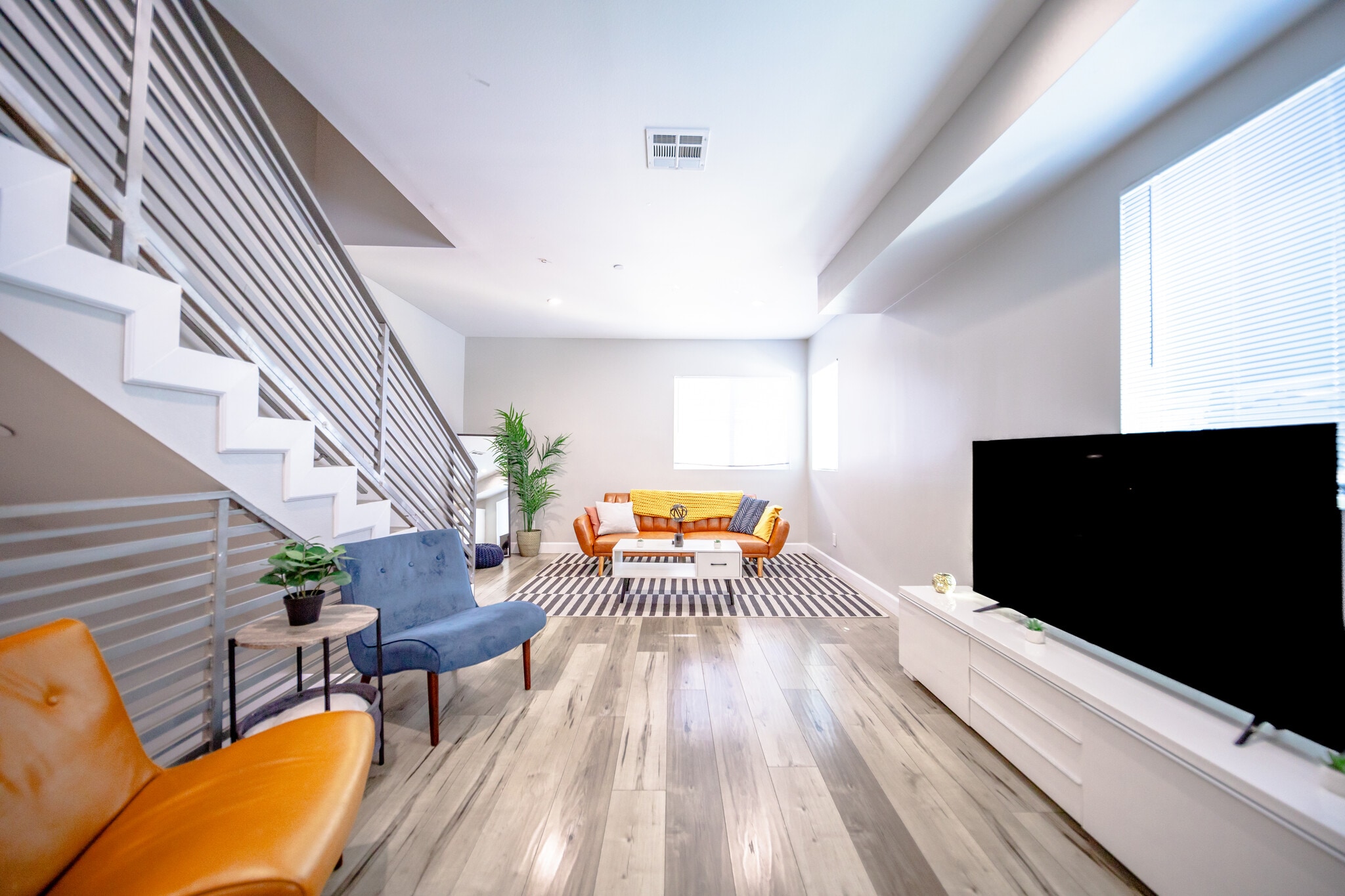 Building Photo - 3415 Edgehill Dr