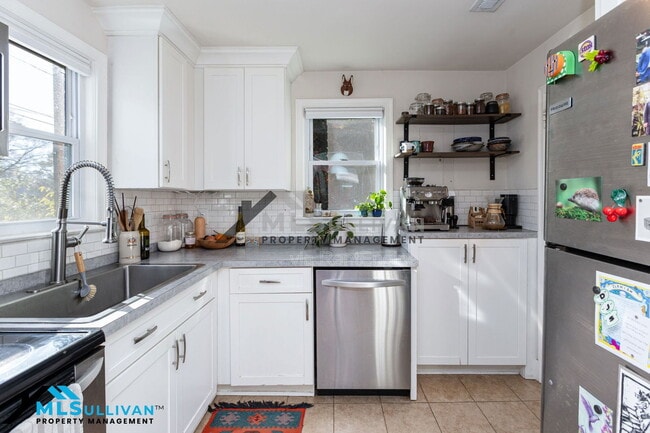 Building Photo - 409 E Hammond St