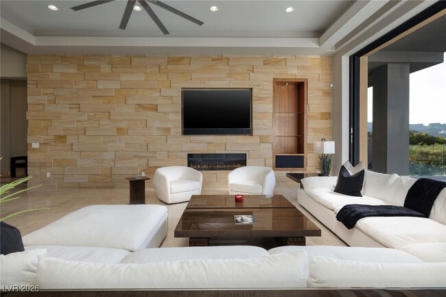 Building Photo - 675 Scenic Rim Dr