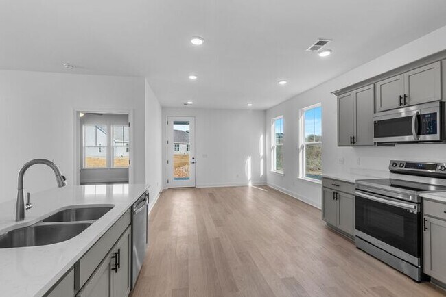 Building Photo - Brand New Home! Convenient Location! RENT TODAY!
