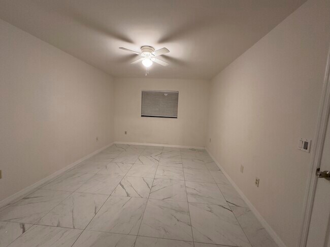 Building Photo - 4209 SW Santa Barbara Pl