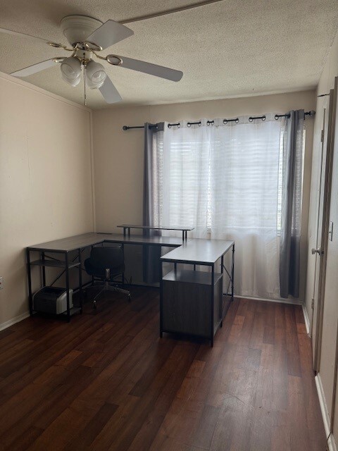 Building Photo - 1700 SW 16th Ct