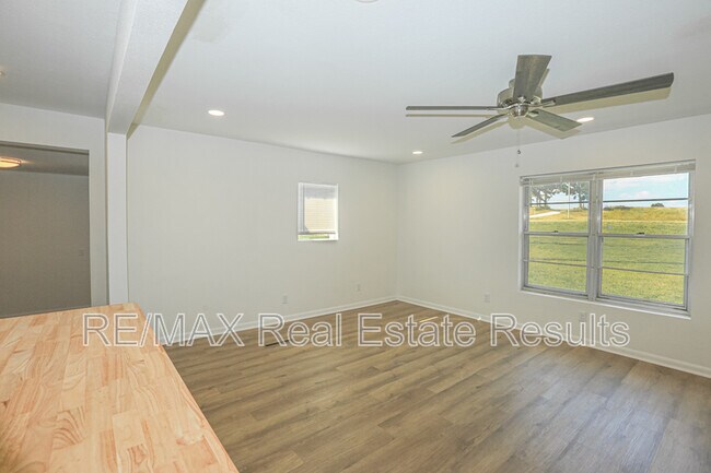 Building Photo - 1741 E 1st Ave