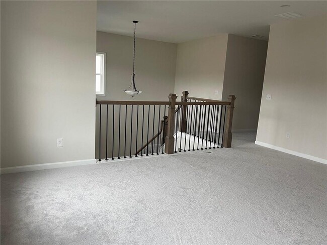 Building Photo - 3750 Crestland Ln