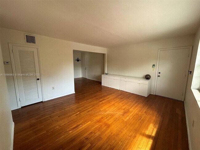 Building Photo - 7865 SW 57th Ave