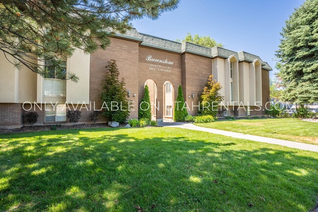 Building Photo - 1080 E 450 N