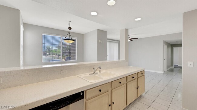 Building Photo - 2325 Windmill Pkwy