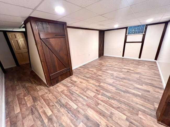 Building Photo - Pittsburgh - 3 Bedroom 1.5 Bathroom - Stunning Home