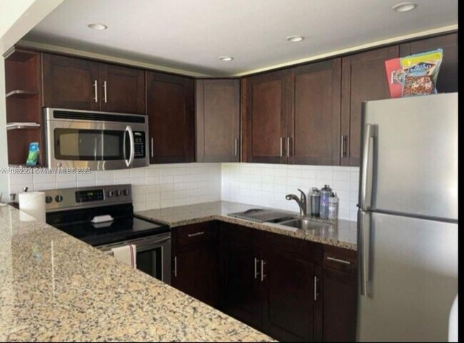 Building Photo - 2200 E Hallandale Beach Blvd