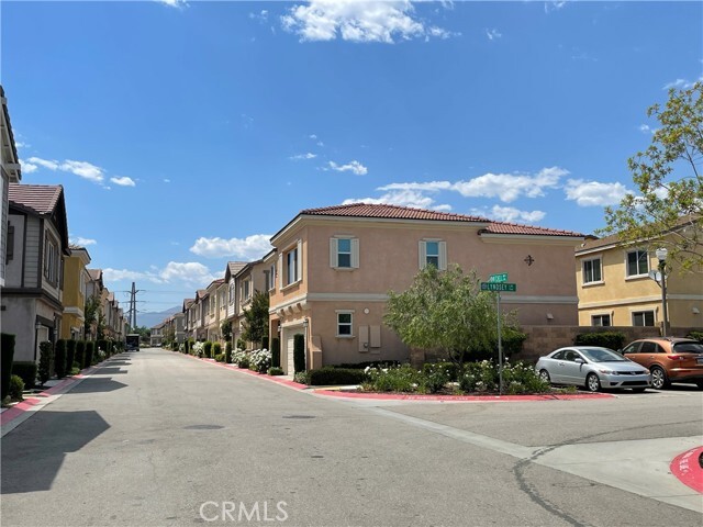Building Photo - 882 Mitchell Way