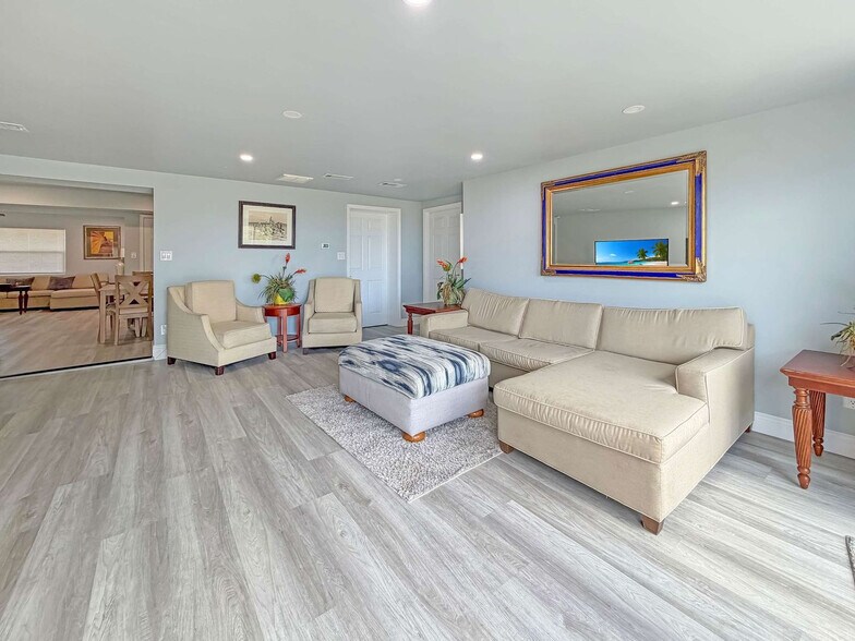 Building Photo - 6403 South Highway A1A-SI ID1044462P