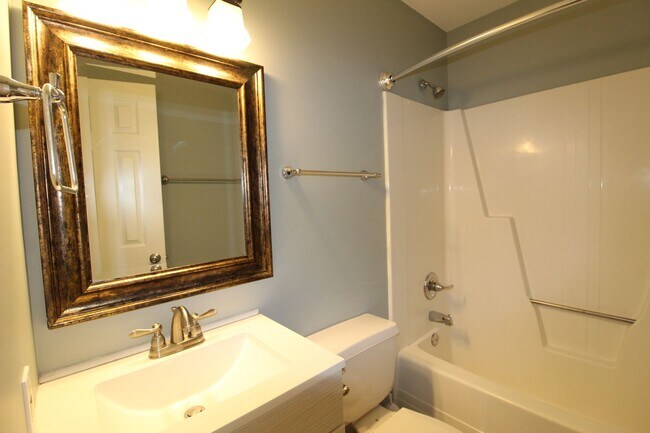 Building Photo - 1342 Hunters Rd