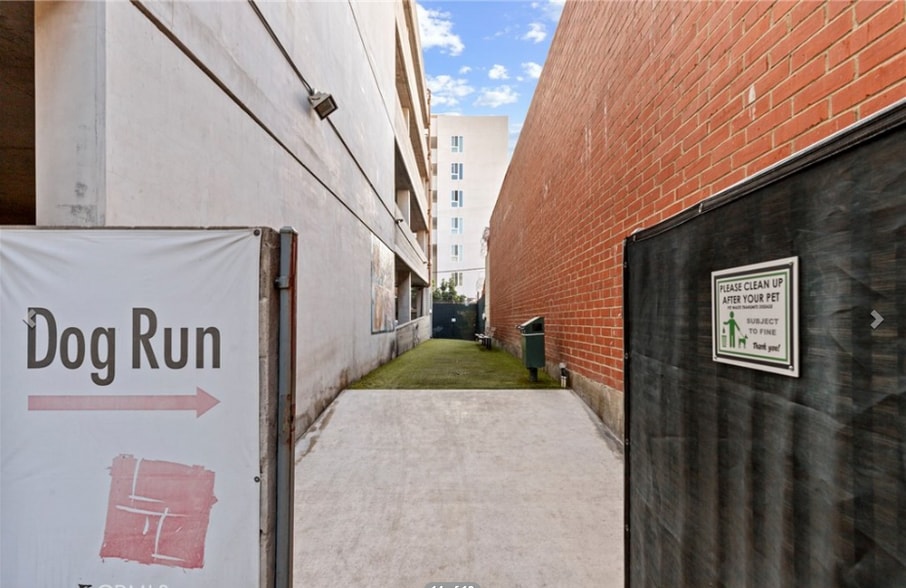 Building Photo - 420 S San Pedro St