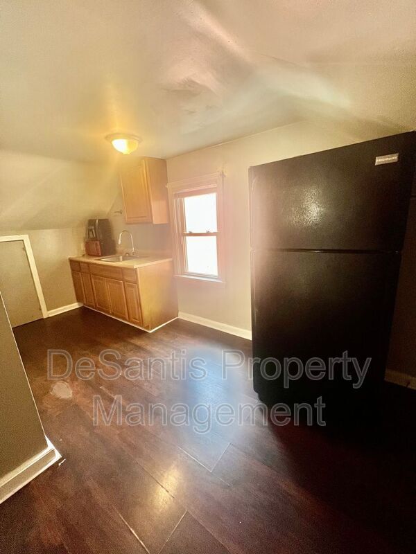 Building Photo - 1718 Pierce St