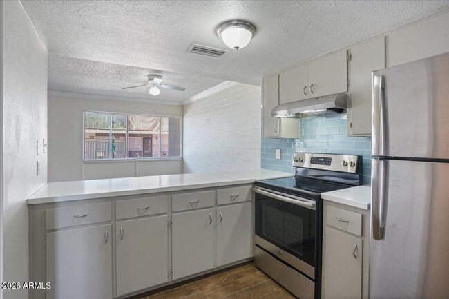 Building Photo - 6528 N 17th Ave