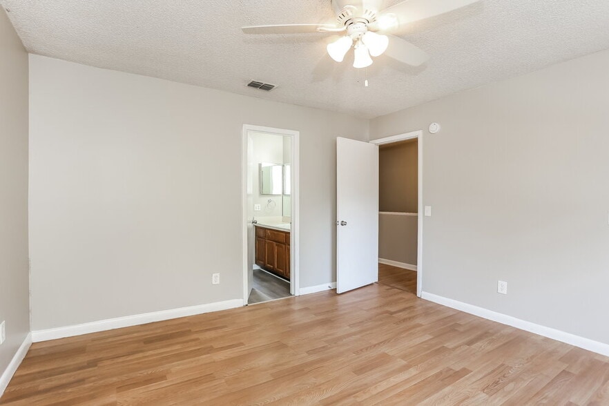 Building Photo - 7656 Arble Dr