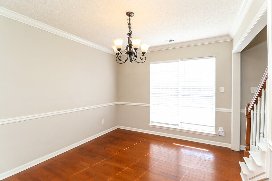 Building Photo - 8433 Woodford Bridge Dr