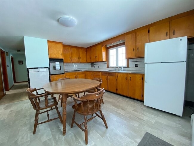 Building Photo - 9 Turin Rd