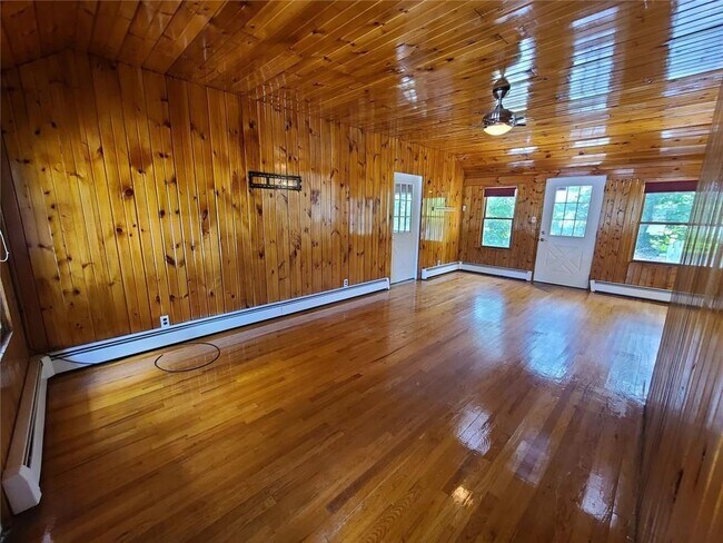 Building Photo - 426 S County Trail
