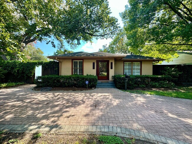 Building Photo - Wonderful newly updated home for rent in t...