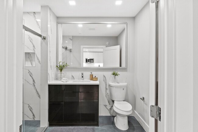 Building Photo - 60 68th St