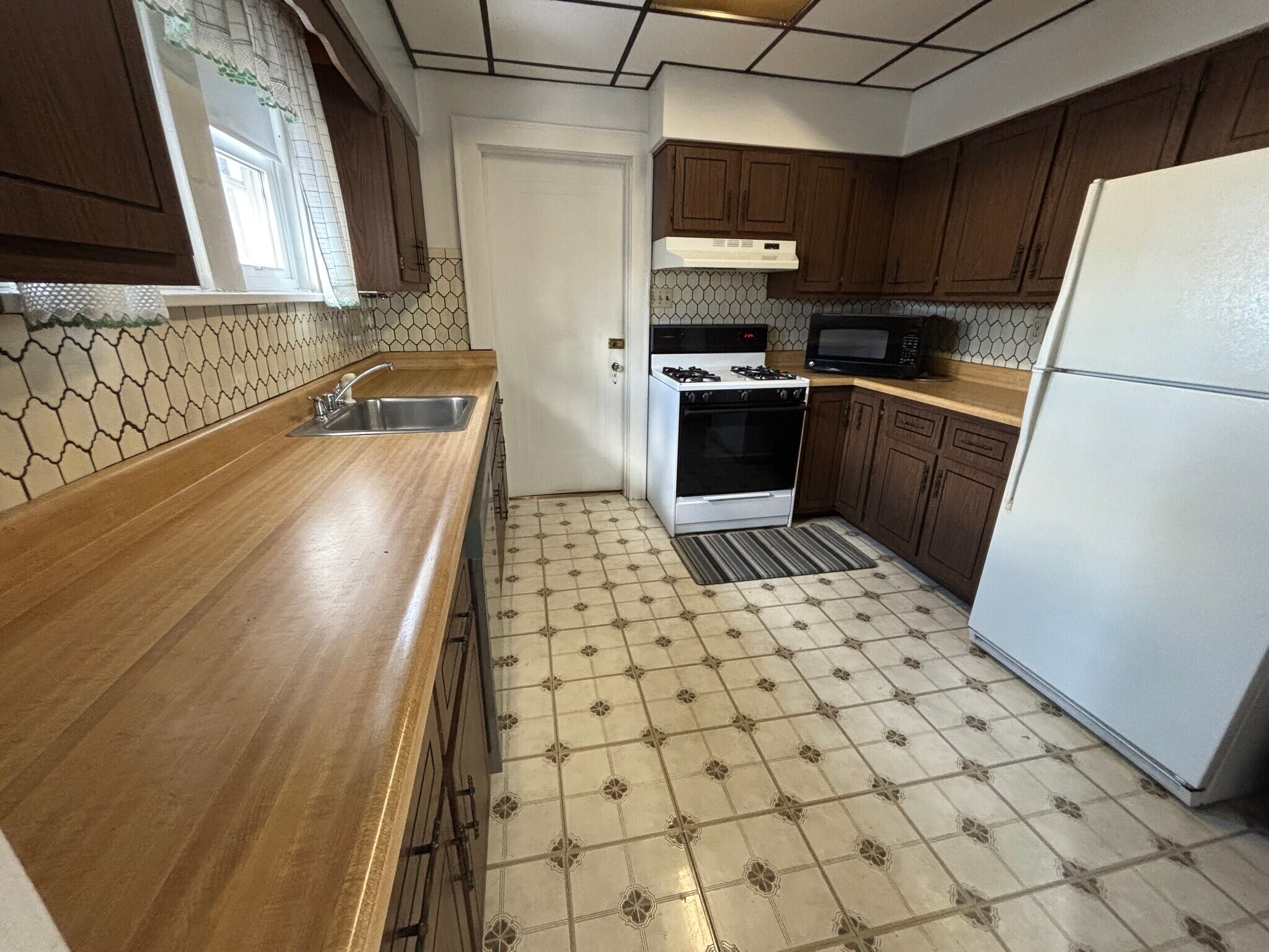 Building Photo - 211 Woodlawn Ave