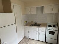 Building Photo - 56 Willow Dr