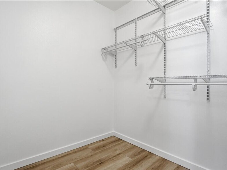 Building Photo - 356 Carrione Ct