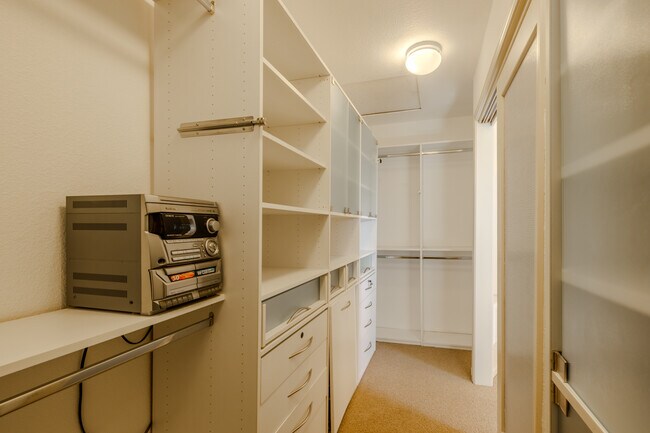 Building Photo - 11671 Boulton Ave