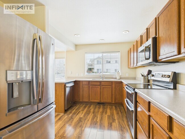 Building Photo - Bright & Spacious 3-Bedroom Apartment