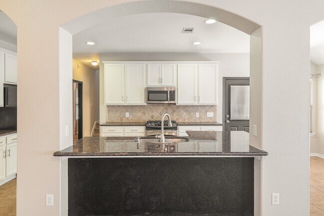 Building Photo - 139 N Hawkhurst Cir
