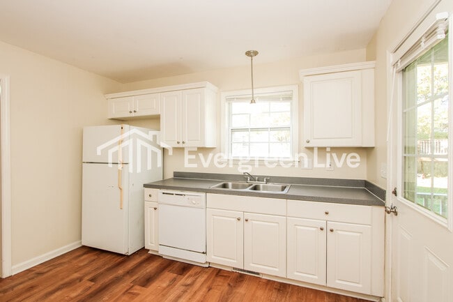 Building Photo - 129 St Andrews Pl Dr