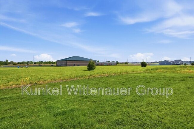 Building Photo - 829 Bushwood Way
