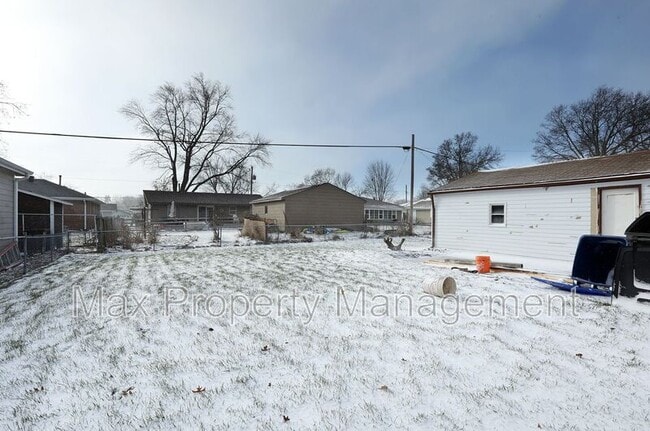 Building Photo - 3300 Bel Aire Rd