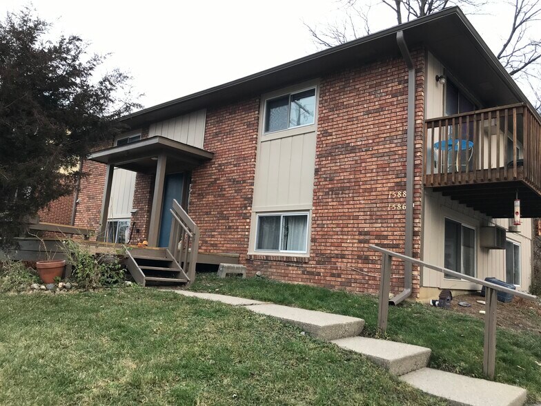 Building Photo - 1588 Jones Dr