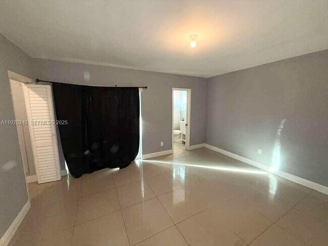 Building Photo - 170 NW 204th St