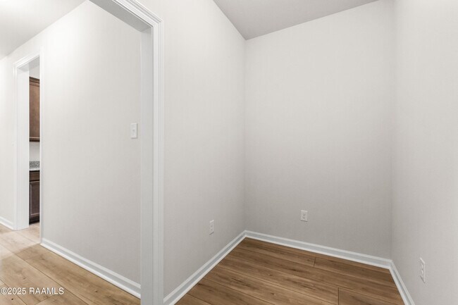 Building Photo - 314 Dunwoody Ct
