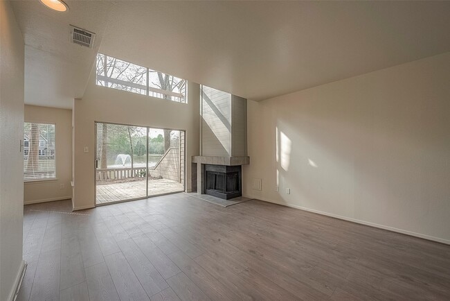 Building Photo - 13 Lakeridge Dr