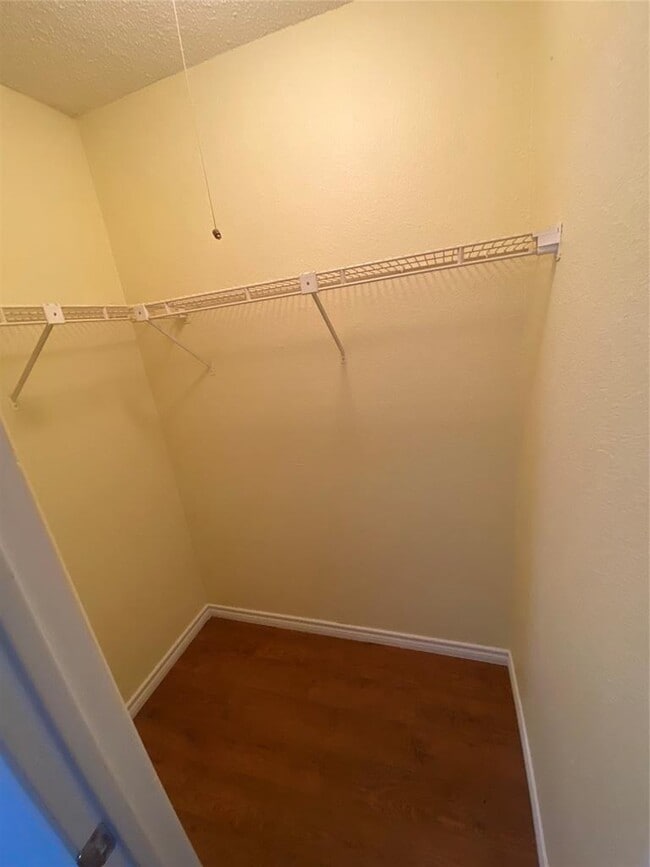 Building Photo - 10616 Mellow Ln
