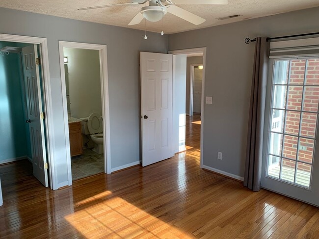 Primary Photo - 2 Bedroom 2 Bath Condo