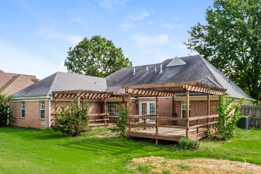 Building Photo - 4793 Narcissus Dr