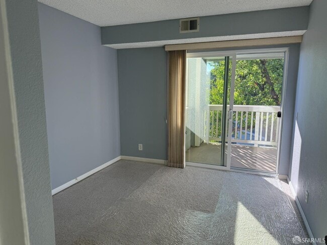 Building Photo - 3660 Knollwood Terrace