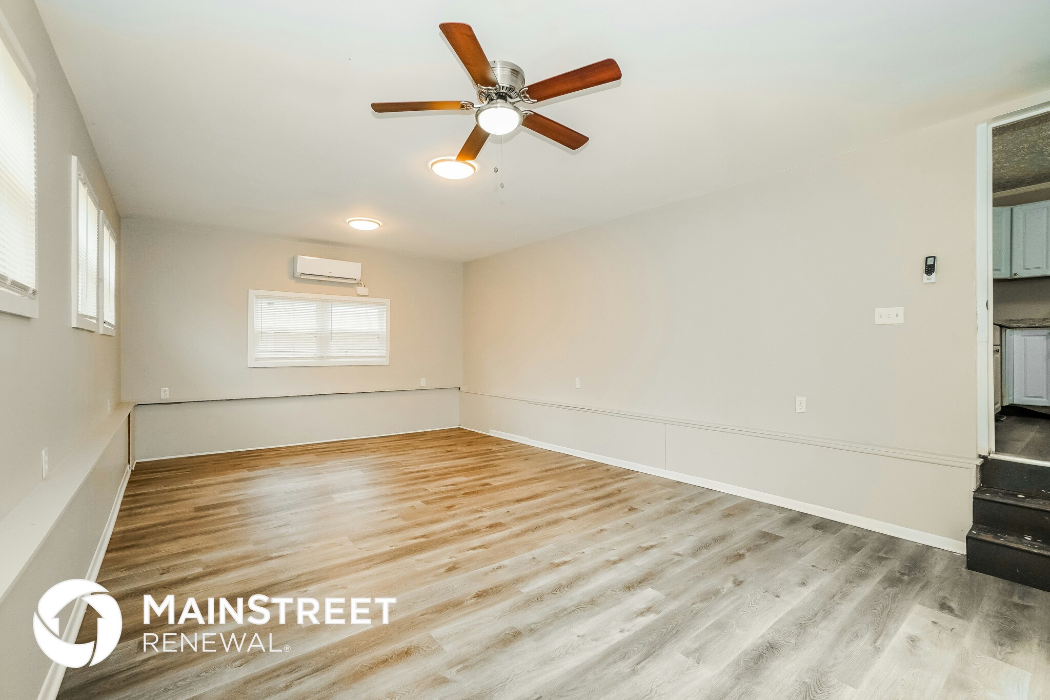 Building Photo - 4728 E Livingston Ave