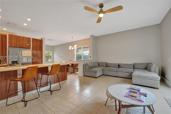 Building Photo - 930 Bluewood Terrace