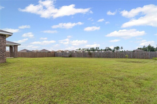 Building Photo - 2599 Cedarwood St