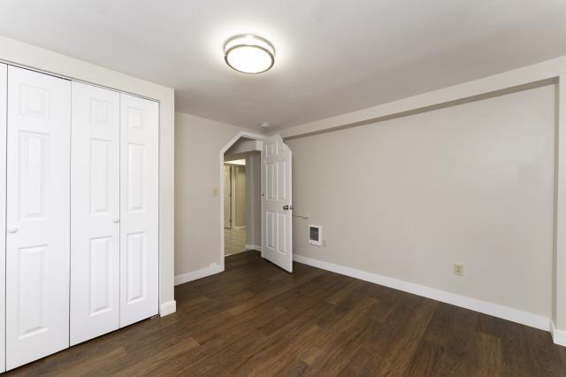 Building Photo - 4 bedroom in Seattle WA 98103