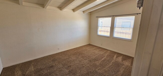 Building Photo - 424 N Alvord St