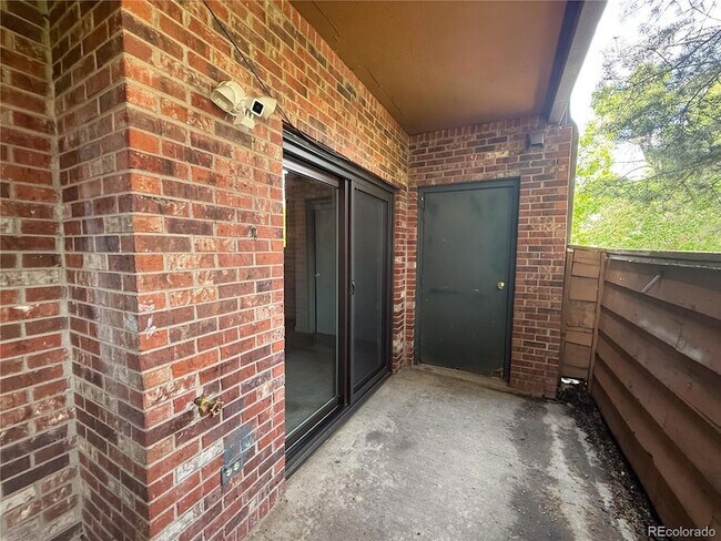 Building Photo - 2261 S Buckley Rd
